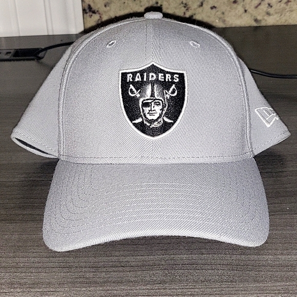 New Era LV RAIDERS 39thirty Hat - Picture 1 of 4